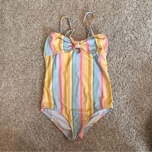 Girl’s Billabong swimsuit